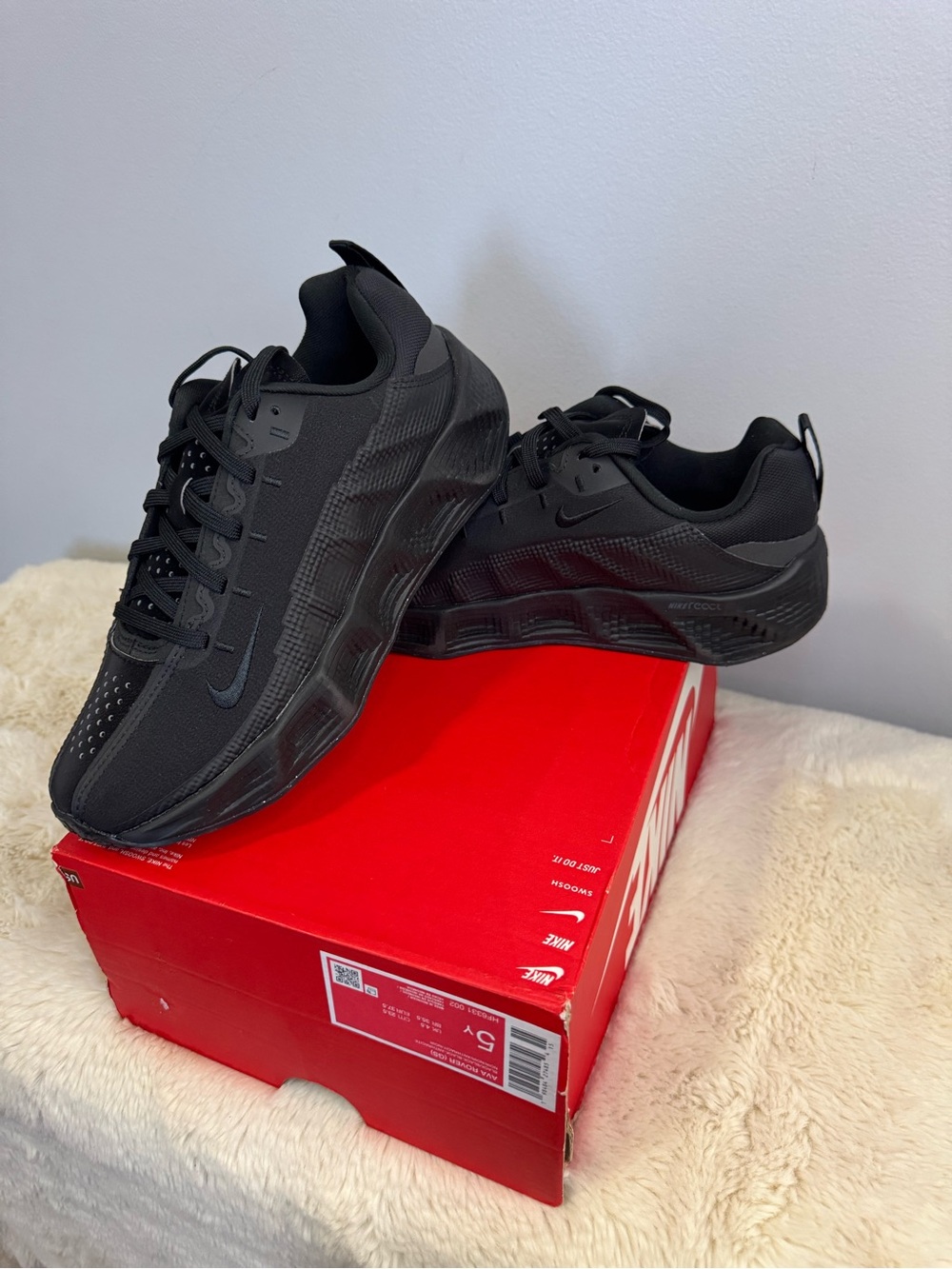 Nike Ava Rover- 5y All-Black Athletic Sneakers